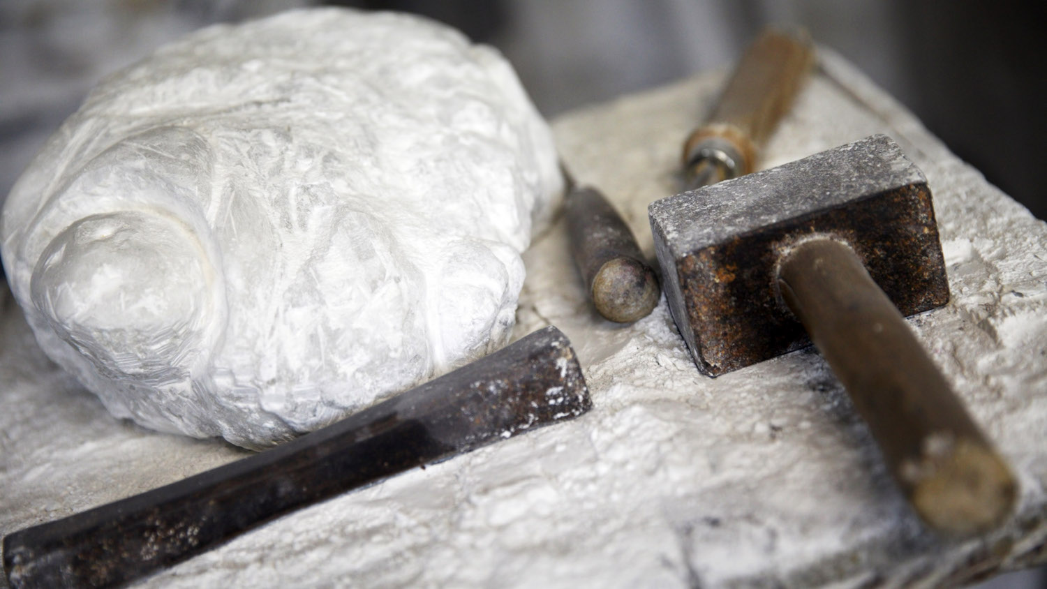 stonemason's tools (image: dreamstime/Edelweiss7227)