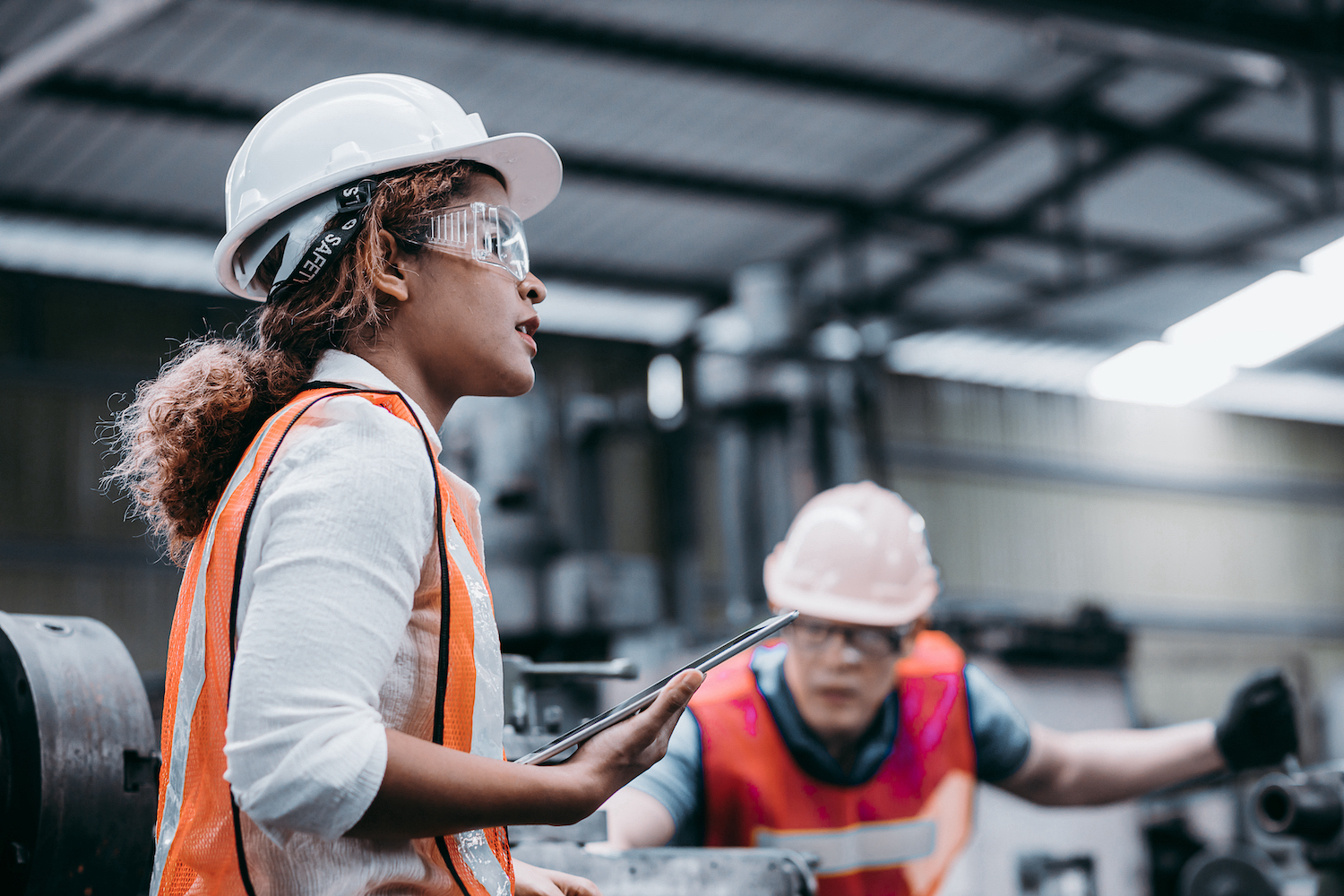 women in construction (image: dreamstime)