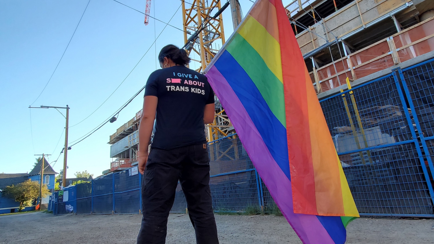 Jessica Loney with flag (image: Jessica Loney)